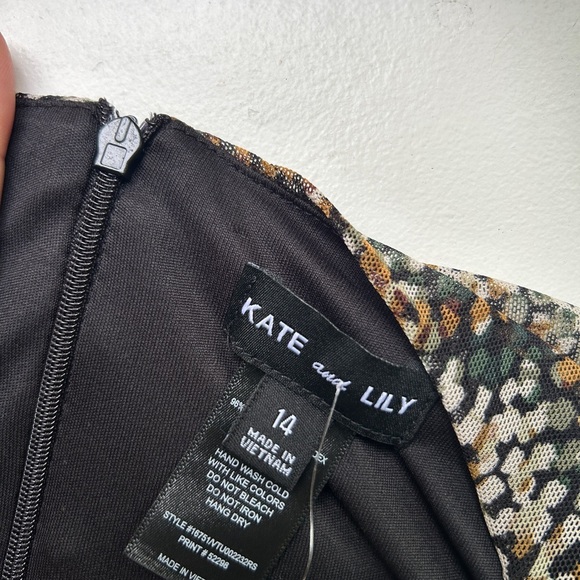 ✨3 for $18 ✨ NWT Elegant Plus-Size Multicolor Ruched Dress - Picture 4 of 6